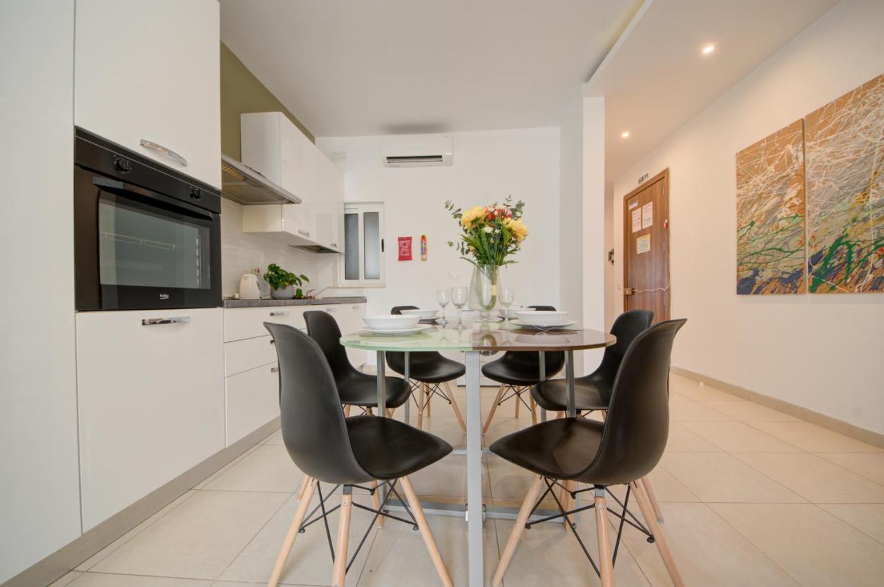 Azure Haven - Gzira Apartments And Penthouse By Shortletsmalta Eksteriør billede