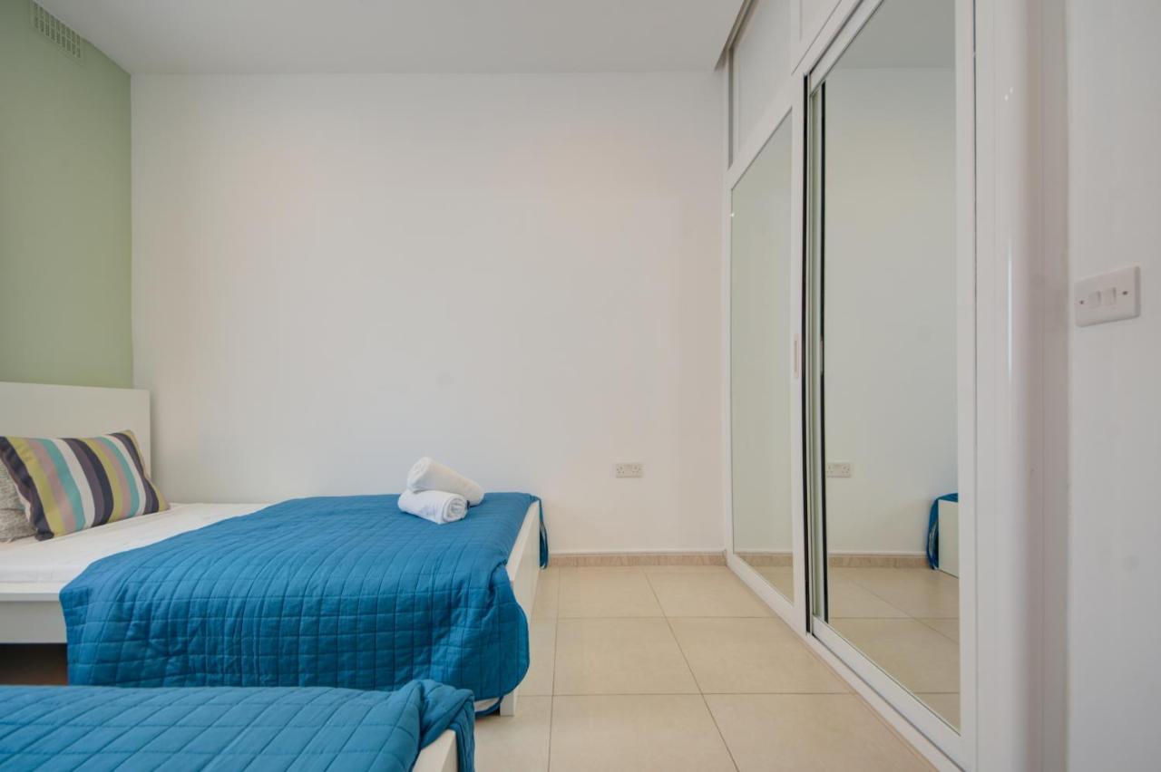 Azure Haven - Gzira Apartments And Penthouse By Shortletsmalta Eksteriør billede