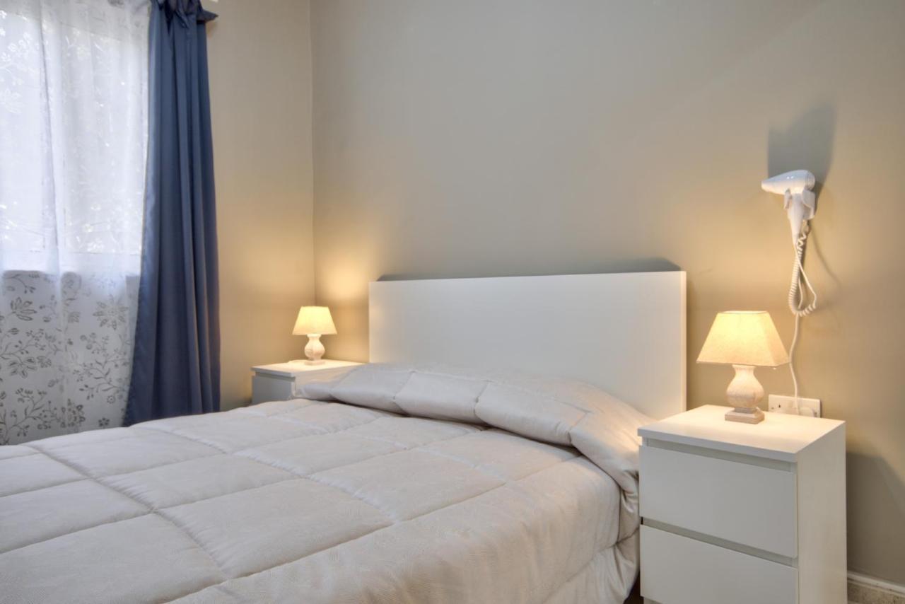 Azure Haven - Gzira Apartments And Penthouse By Shortletsmalta Eksteriør billede