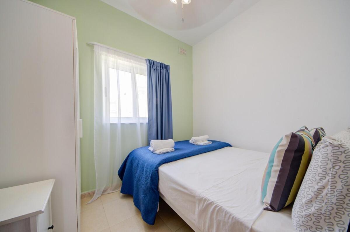 Azure Haven - Gzira Apartments And Penthouse By Shortletsmalta Værelse billede