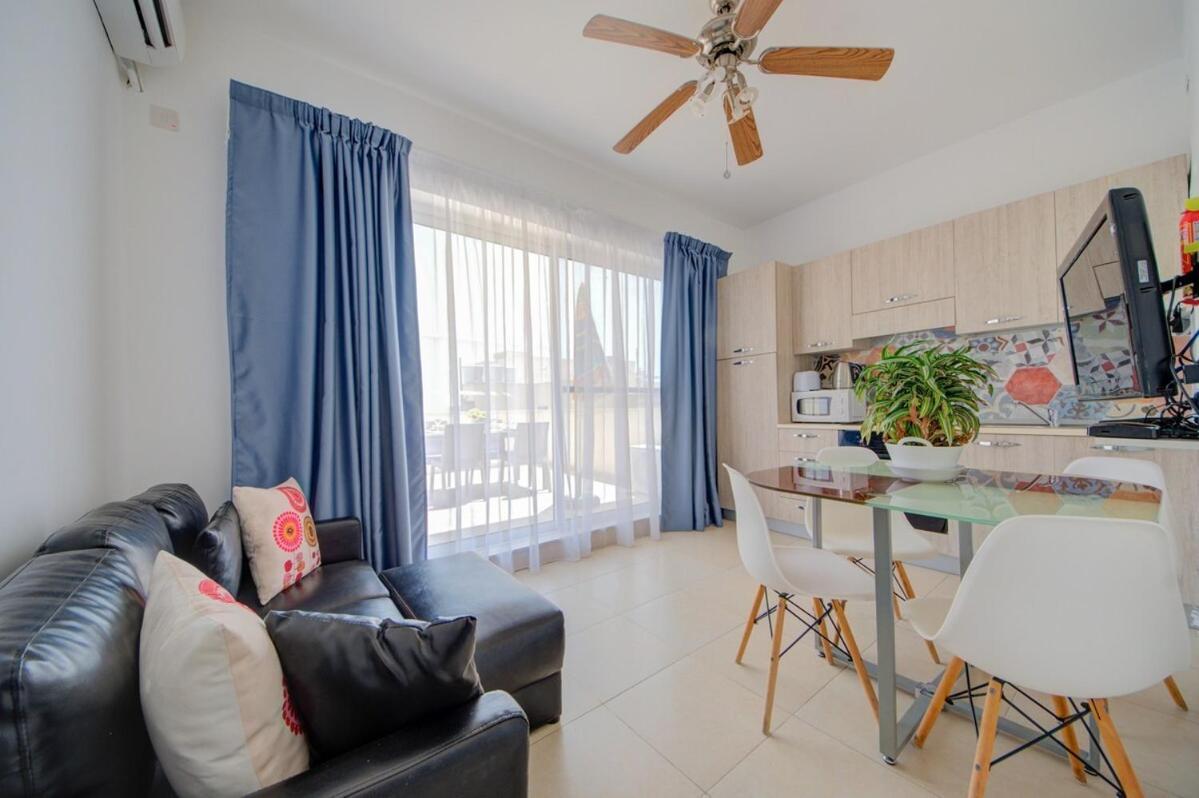Azure Haven - Gzira Apartments And Penthouse By Shortletsmalta Værelse billede